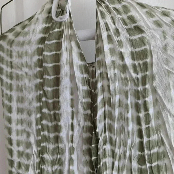 Beach Wrap/ Skirt/ Dress - Picture 2 of 6